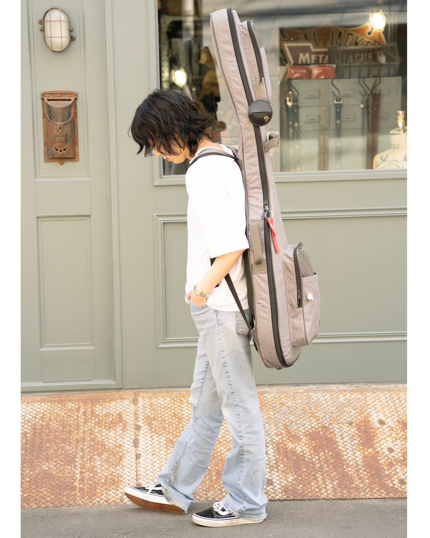 着用｜Mamiko Oda（小田満美子）× Judy On The Roof. MAMIKO ODA LEATHER MULTI CASE｜BLACK｜Oda Judy Shop 3