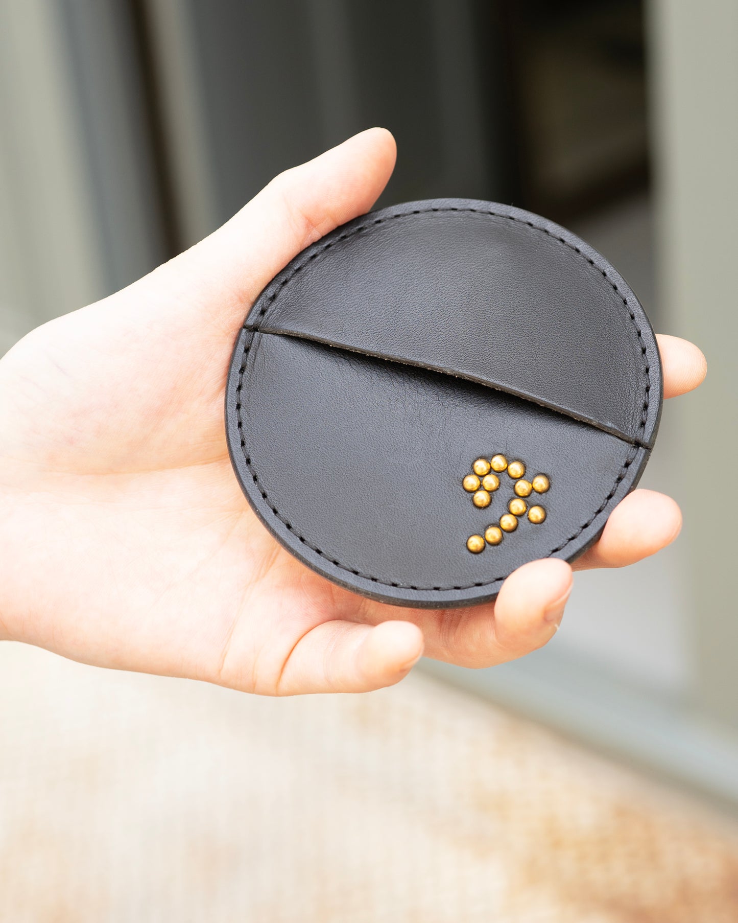 Mamiko Oda（小田満美子）× Judy On The Roof. MAMIKO ODA LEATHER MULTI CASE｜BLACK｜Oda Judy Shop 10