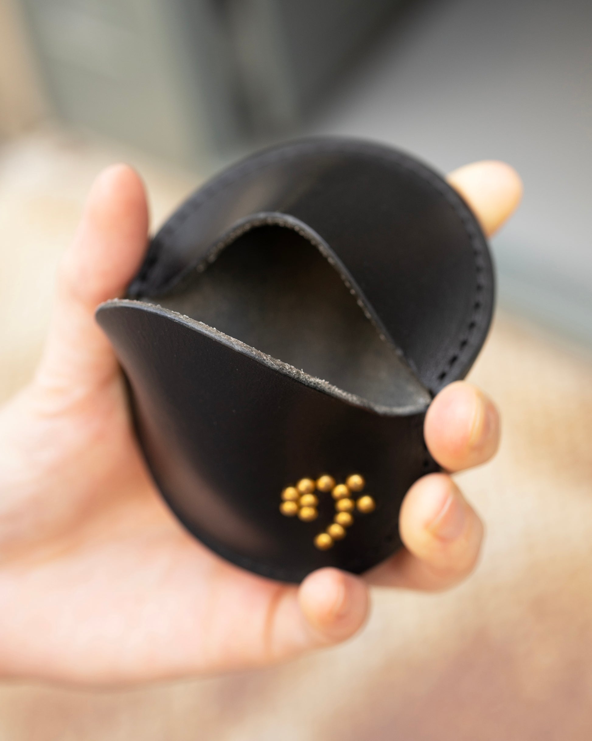 Mamiko Oda（小田満美子）× Judy On The Roof. MAMIKO ODA LEATHER MULTI CASE｜BLACK｜Oda Judy Shop 11