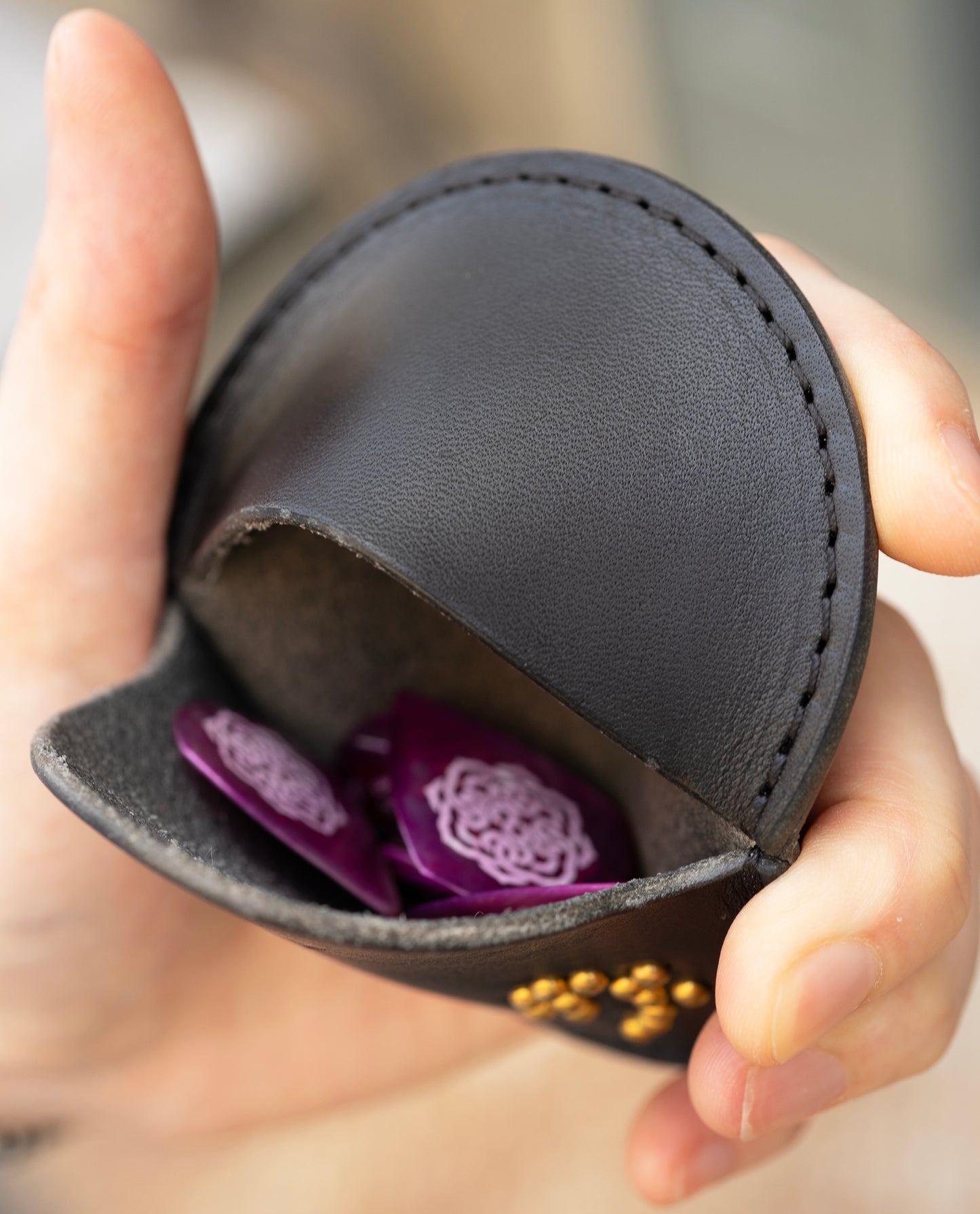 Mamiko Oda（小田満美子）× Judy On The Roof. MAMIKO ODA LEATHER MULTI CASE｜BLACK｜Oda Judy Shop 16