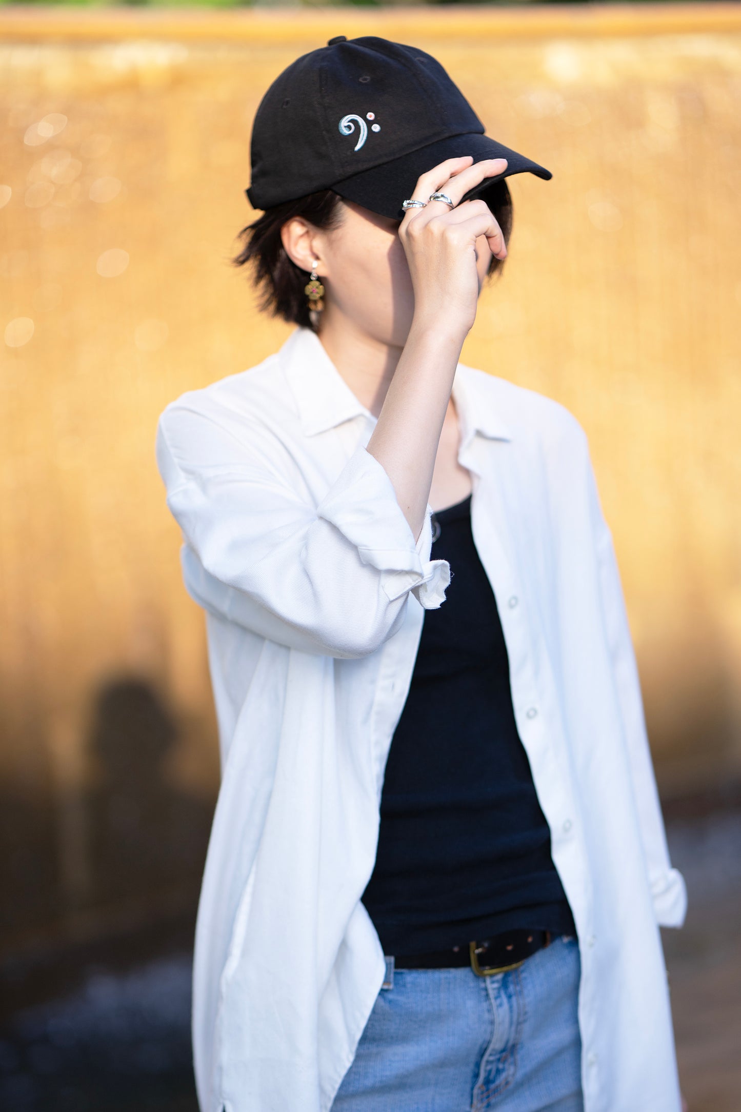 着用：Mamiko Oda（小田満美子）× Judy On The Roof. MAMIKO ODA GLITCH BASS CLEF CAP（着用）5｜Oda Judy Shop