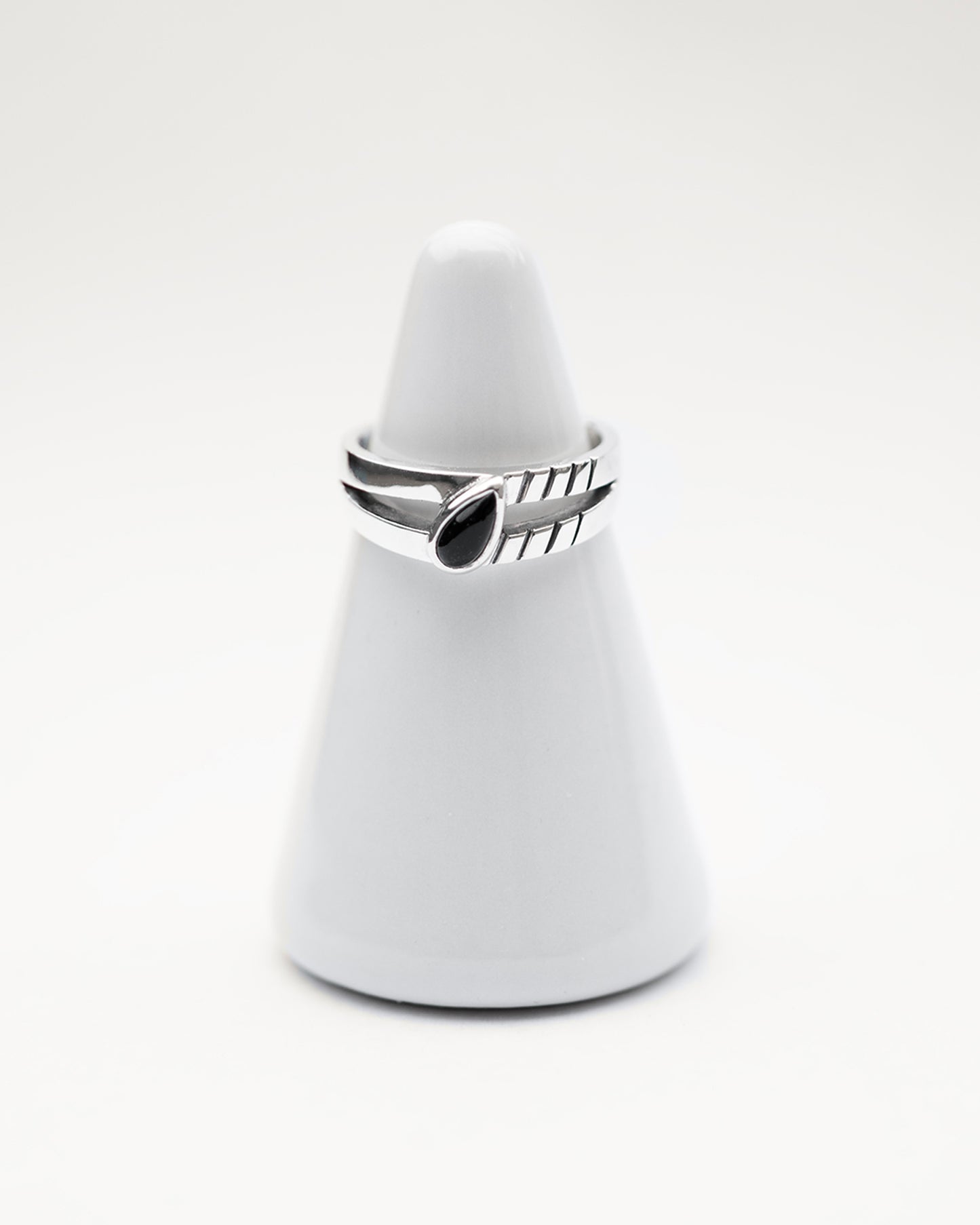 MAMIKO ODA BROCANTE RING / FOUR STRINGS LONDON BLUE ONYX (SILVER)