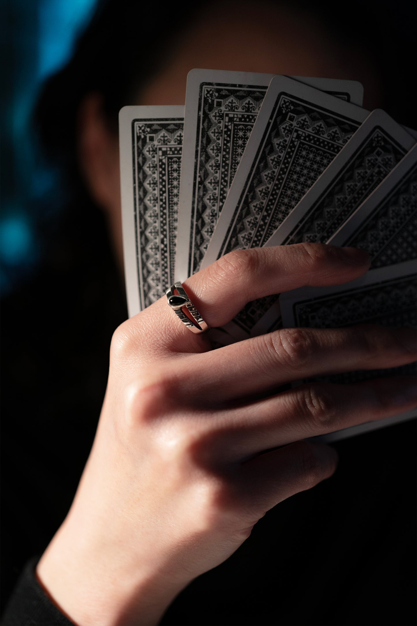 MAMIKO ODA BROCANTE RING / FOUR STRINGS LONDON BLUE ONYX (SILVER)