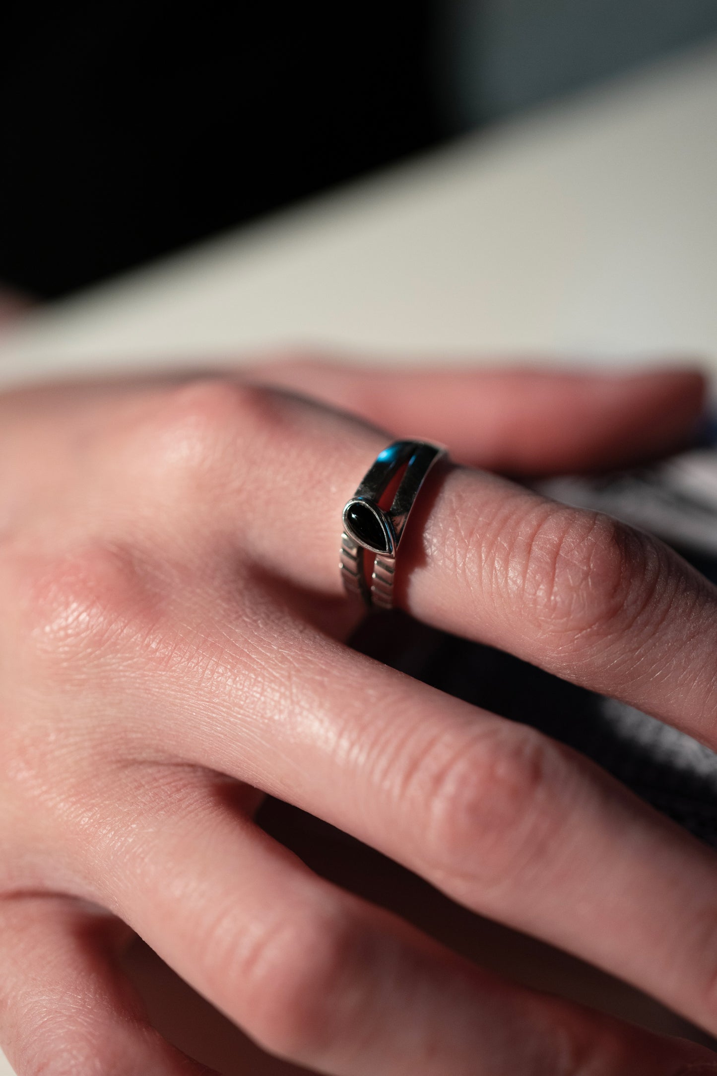 MAMIKO ODA BROCANTE RING / FOUR STRINGS LONDON BLUE ONYX (SILVER)