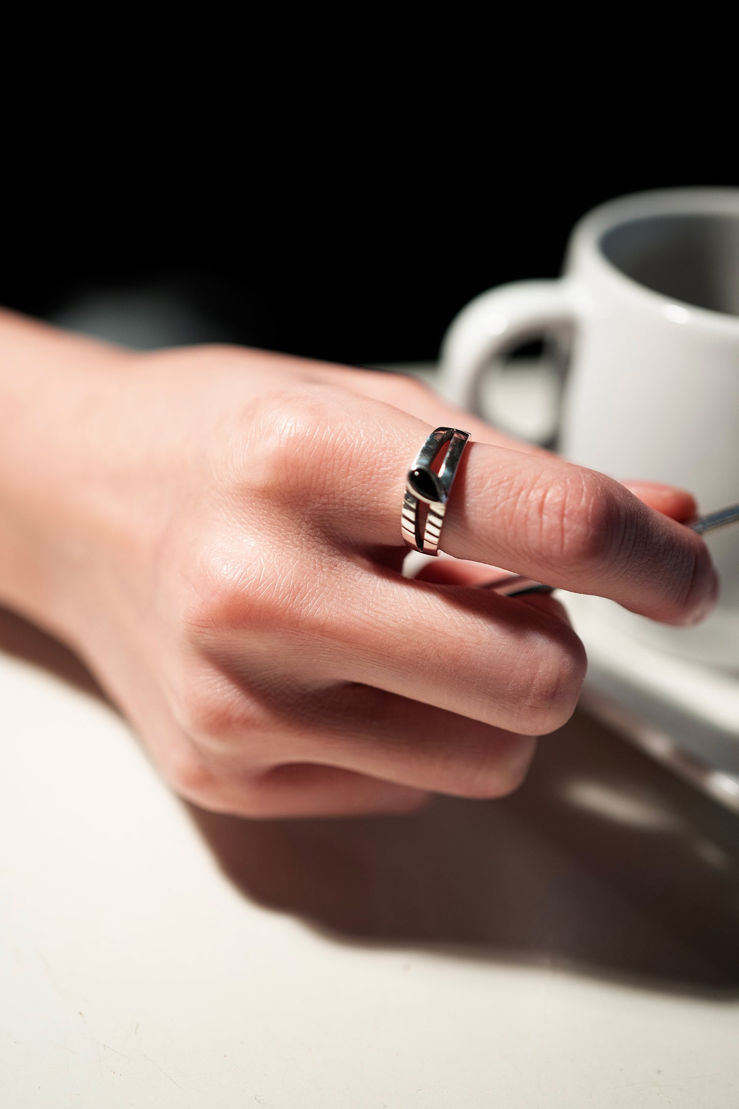 MAMIKO ODA BROCANTE RING / FOUR STRINGS LONDON BLUE ONYX (SILVER)