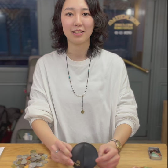 Mamiko Oda（小田満美子）× Judy On The Roof. MAMIKO ODA LEATHER MULTI CASE｜BLACK｜Oda Judy Shop MOVIE